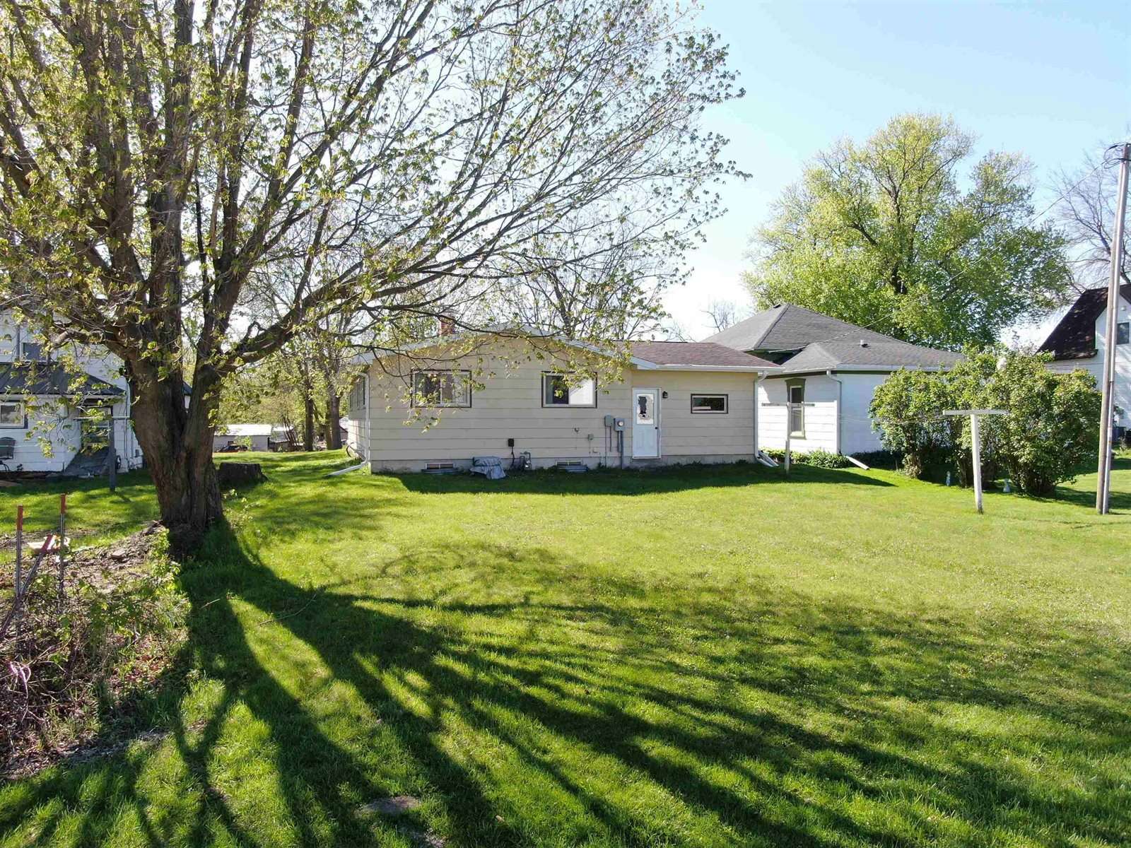 1027 Prairie, Hillsboro, WI 54634