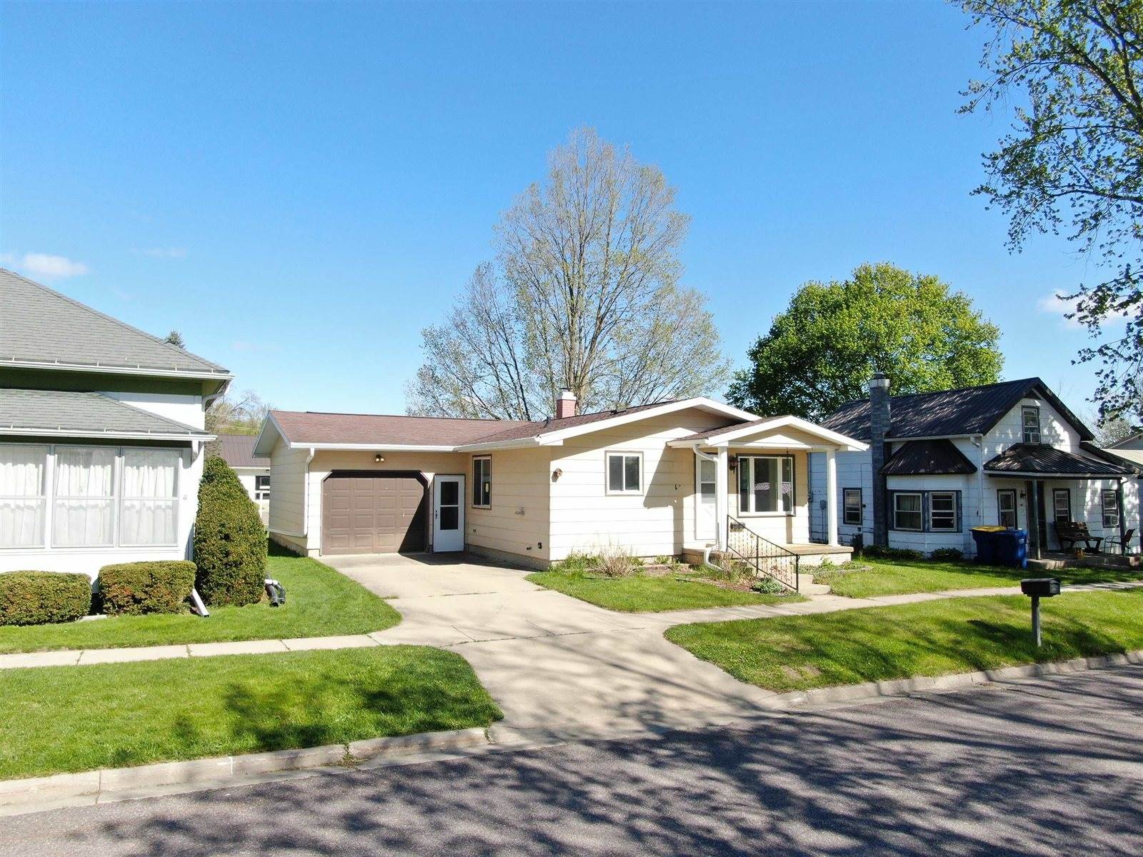 1027 Prairie, Hillsboro, WI 54634