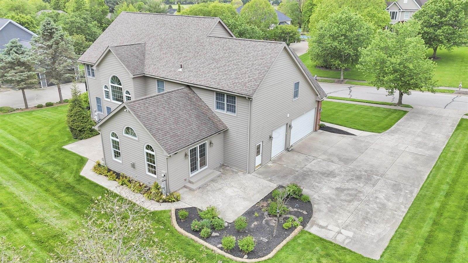 148 Brennan Drive, Granville, OH 43023