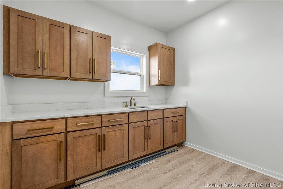 1020 Ridgeview Drive, Jeffersonville, IN 47130