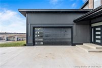 1020 Ridgeview Drive, Jeffersonville, IN 47130