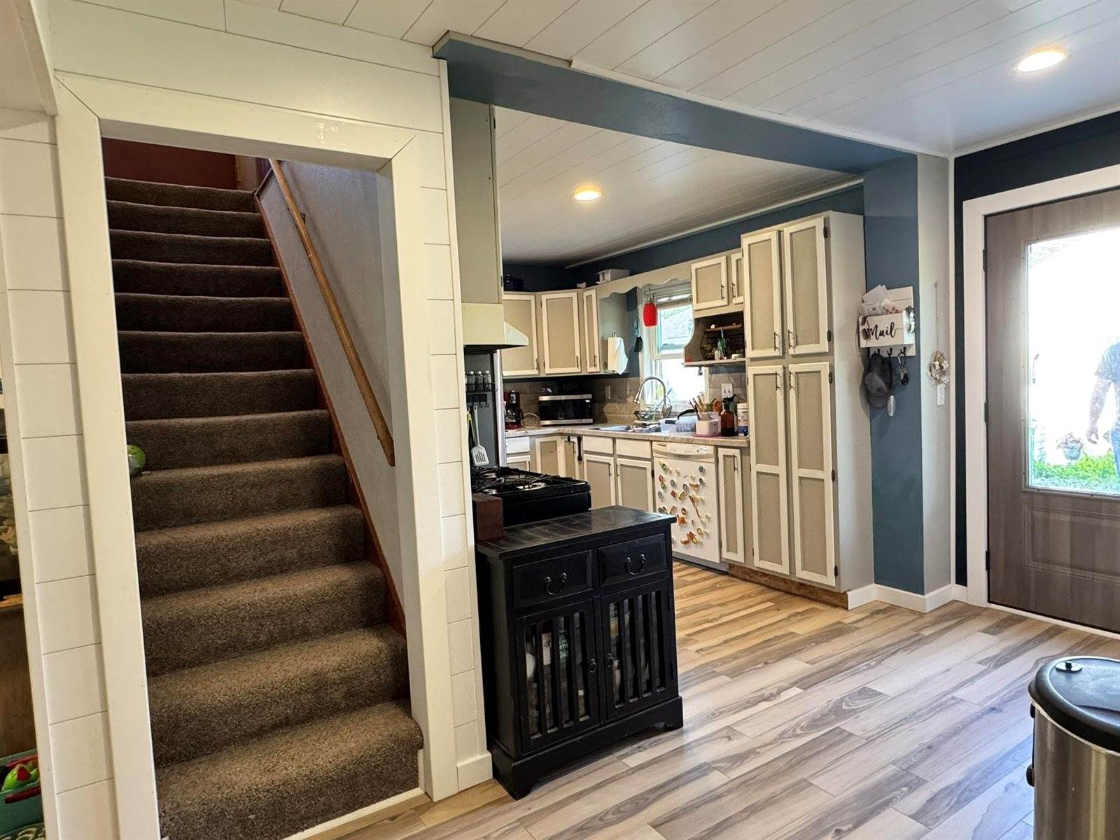 911 11th, Spirit Lake, IA 51360