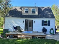 911 11th, Spirit Lake, IA 51360