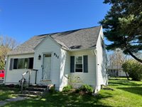 911 11th, Spirit Lake, IA 51360
