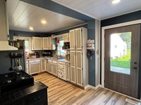911 11th, Spirit Lake, IA 51360