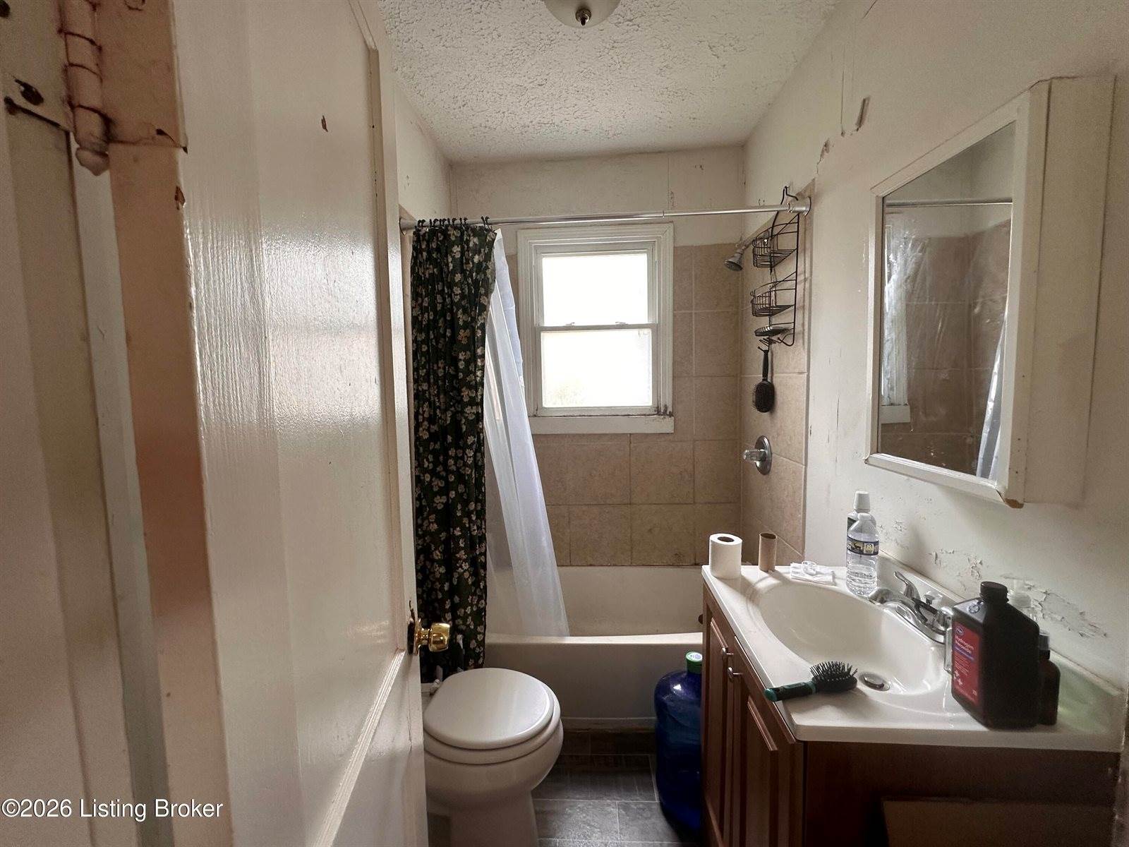 3638 River Park Dr, Louisville, KY 40211