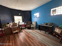 3638 River Park Dr, Louisville, KY 40211