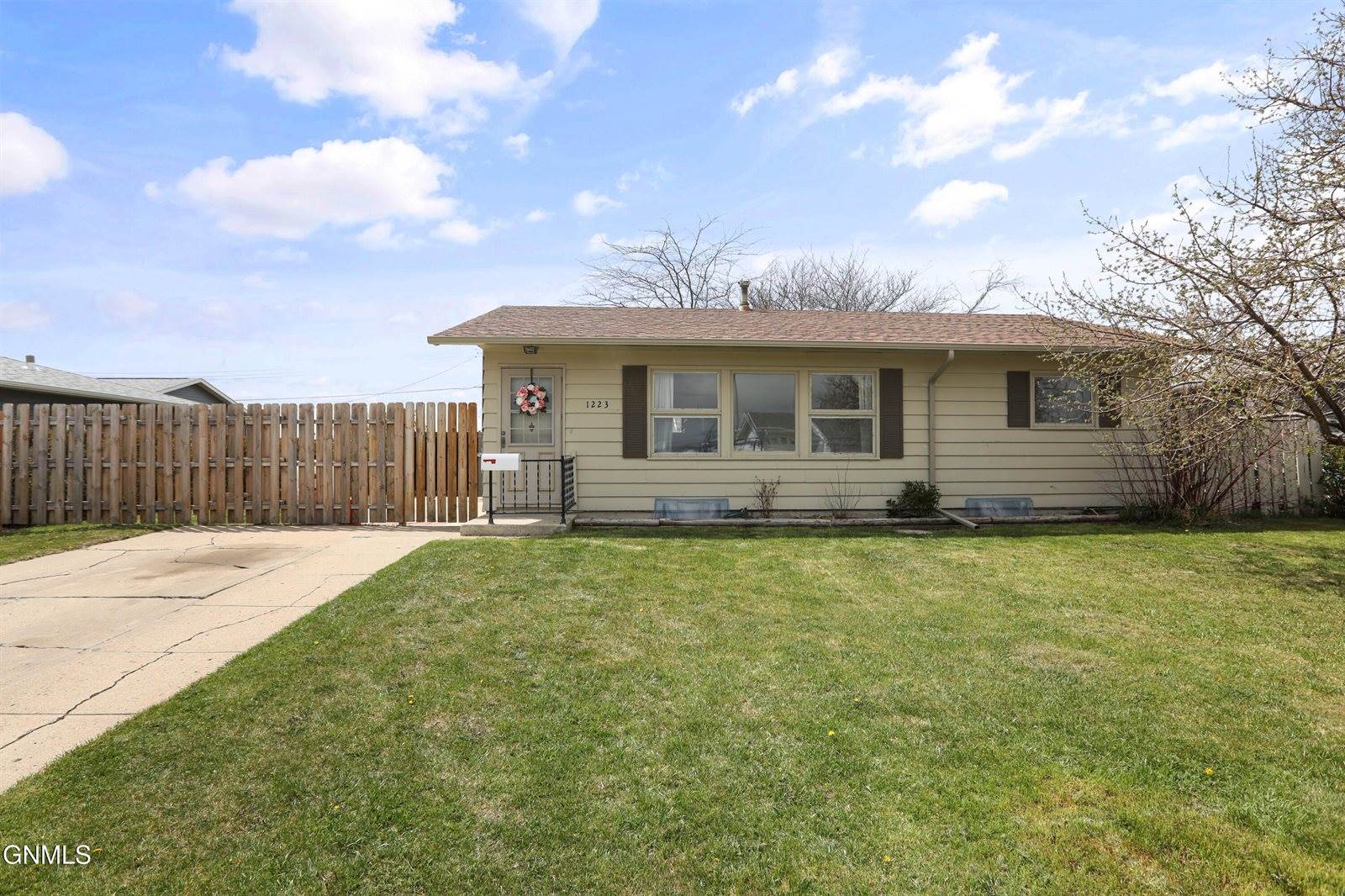 1223 13th Avenue West, Williston, ND 58801