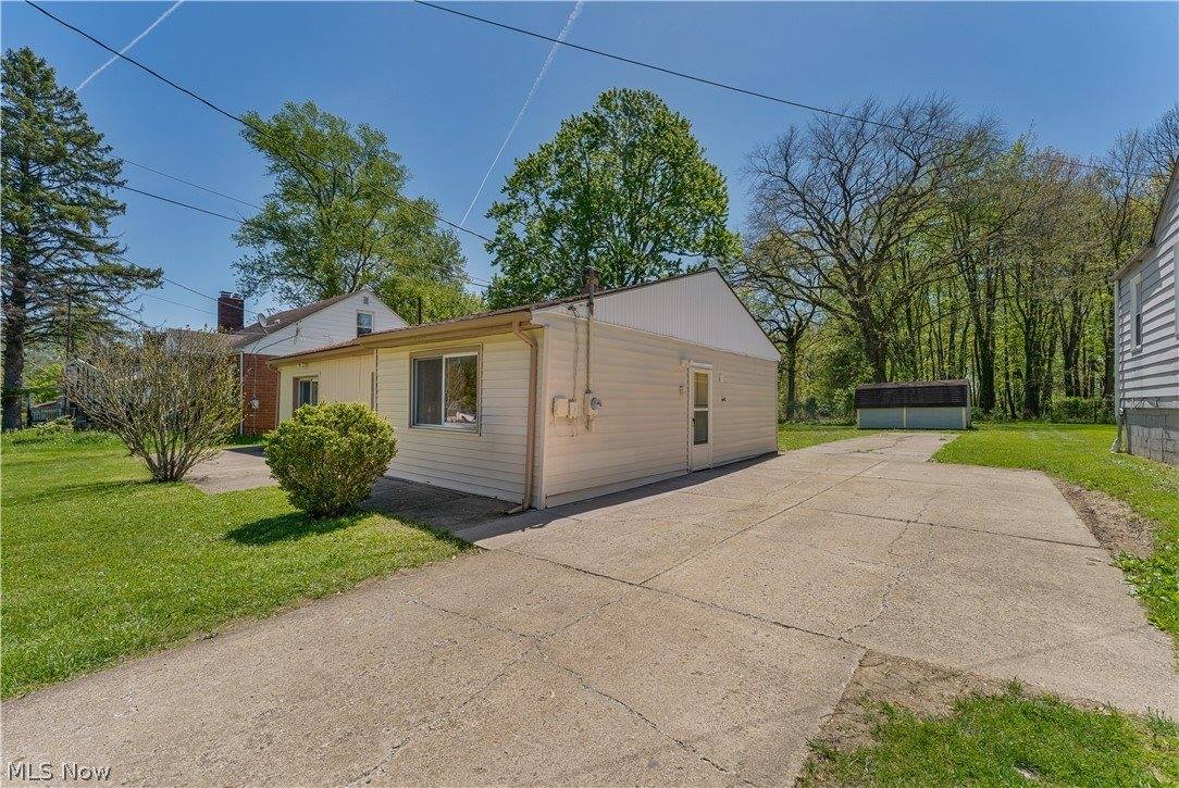 4365 Burkey Road, Austintown, OH 44515