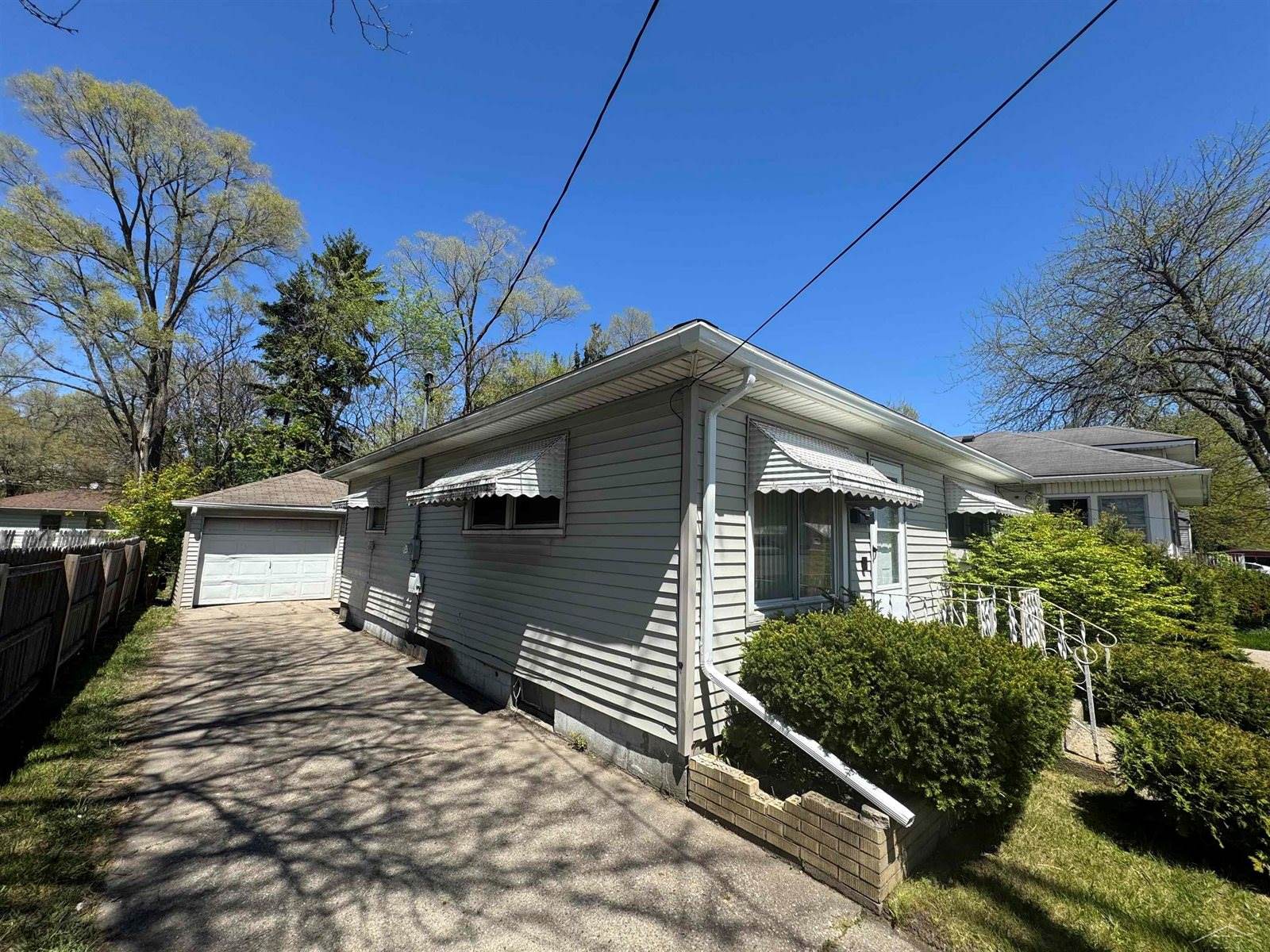 4015 Hess Avenue, Saginaw, MI 48601