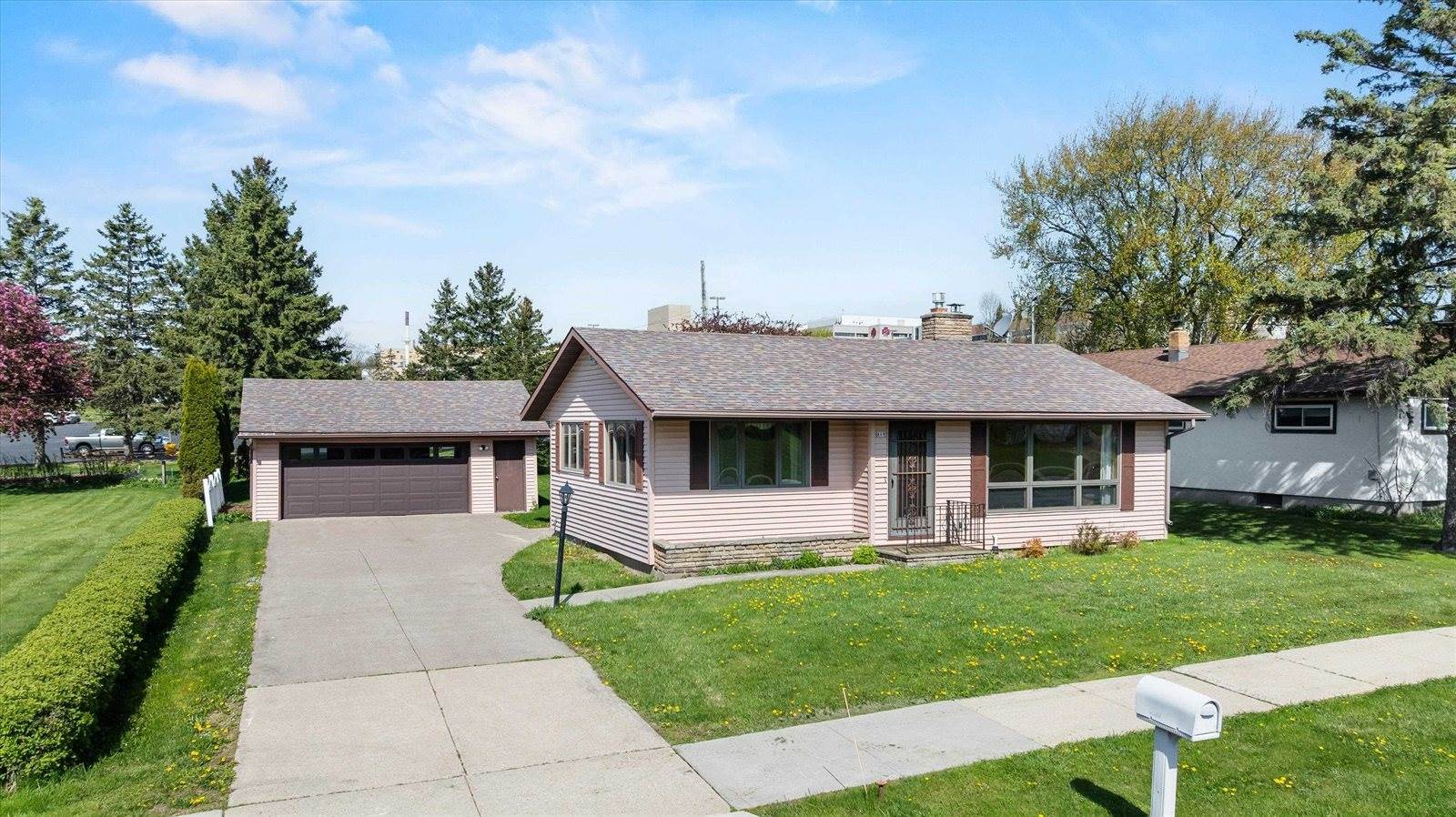 808 N Walnut Avenue, Marshfield, WI 54449