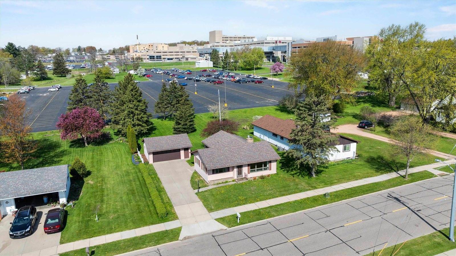 808 N Walnut Avenue, Marshfield, WI 54449