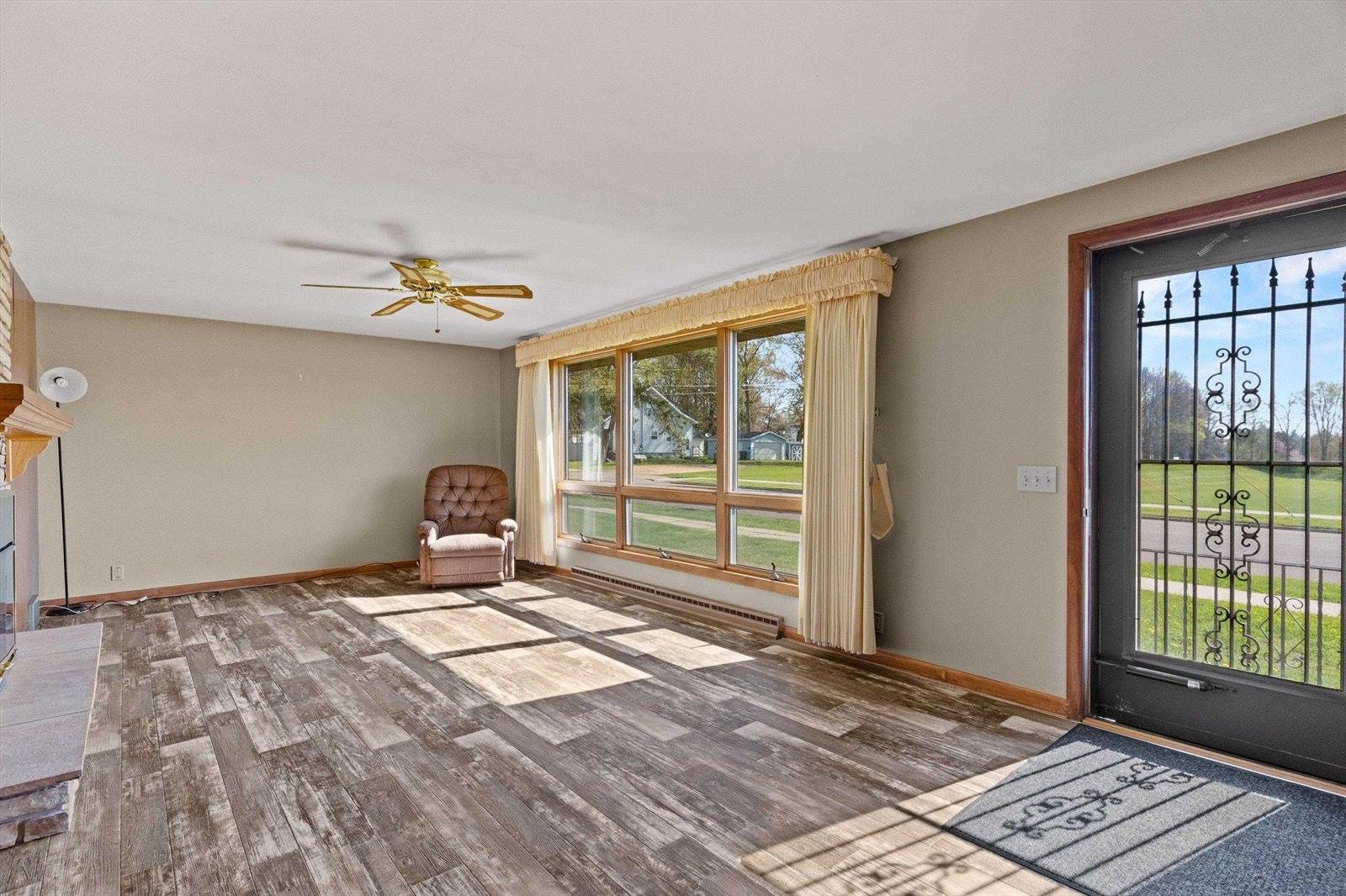 808 N Walnut Avenue, Marshfield, WI 54449