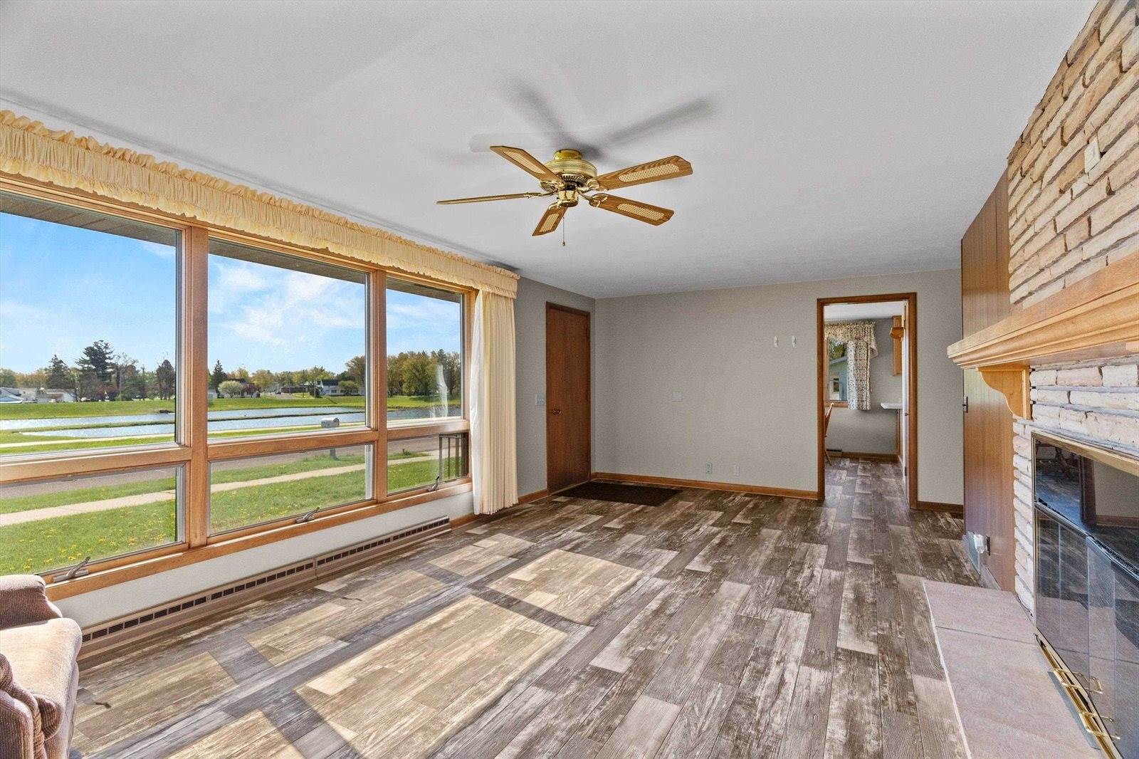 808 N Walnut Avenue, Marshfield, WI 54449