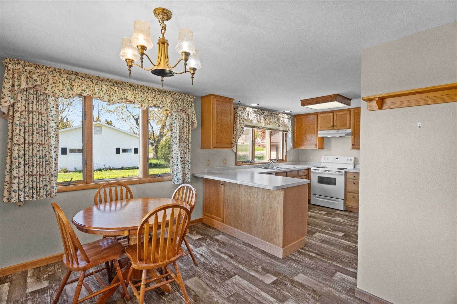 808 N Walnut Avenue, Marshfield, WI 54449