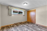 808 N Walnut Avenue, Marshfield, WI 54449