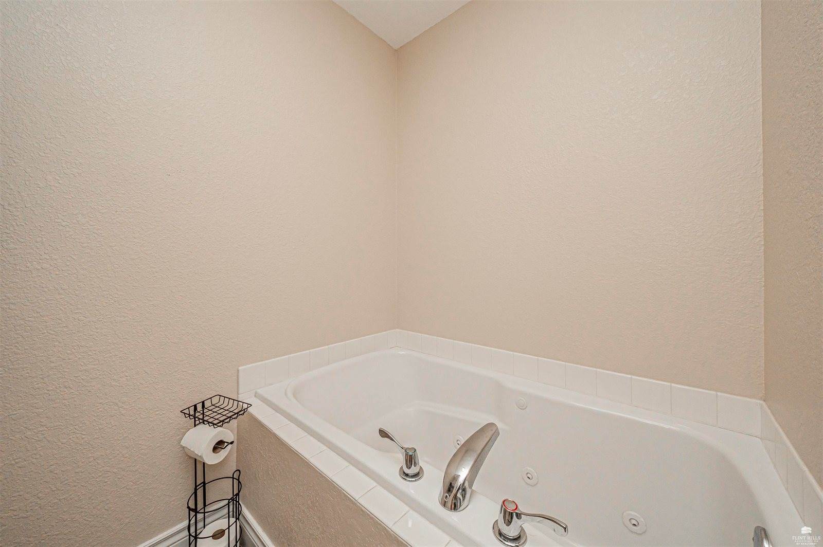 1116 Meadowbrooke Lane, Junction City, KS 66441