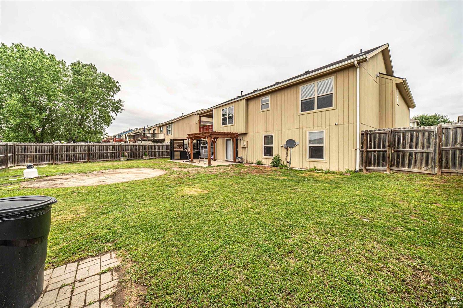 1116 Meadowbrooke Lane, Junction City, KS 66441