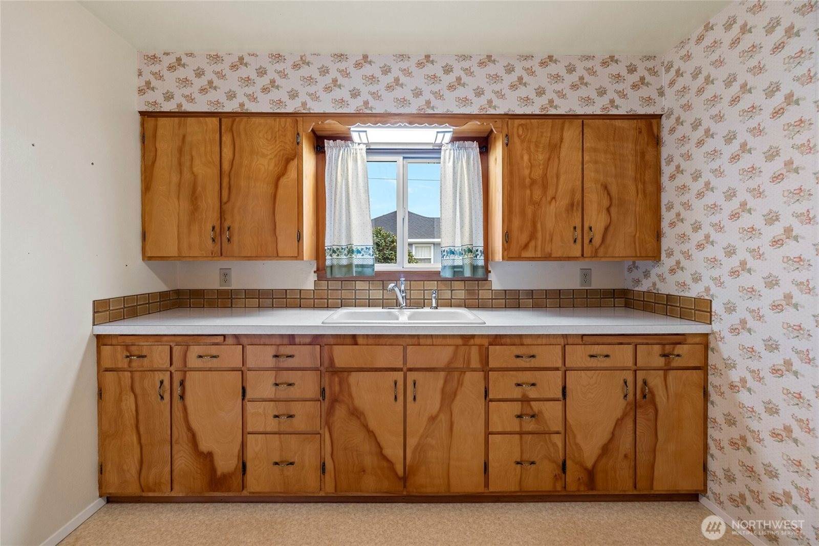 1309 State Rt 20, Burlington, WA 98233