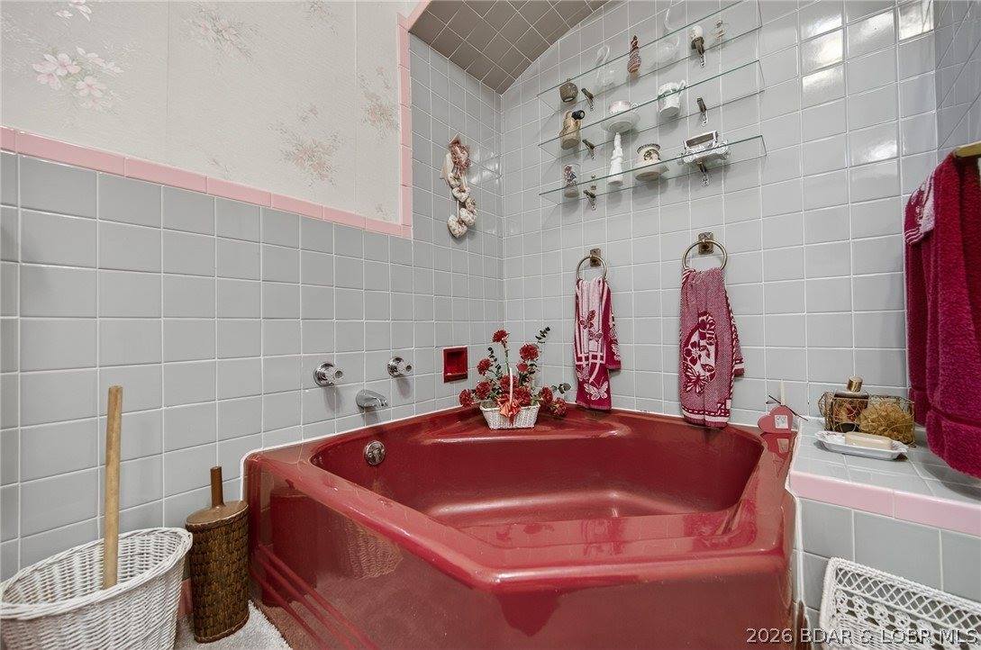 601 E Newton Street, Eldon, MO 65026