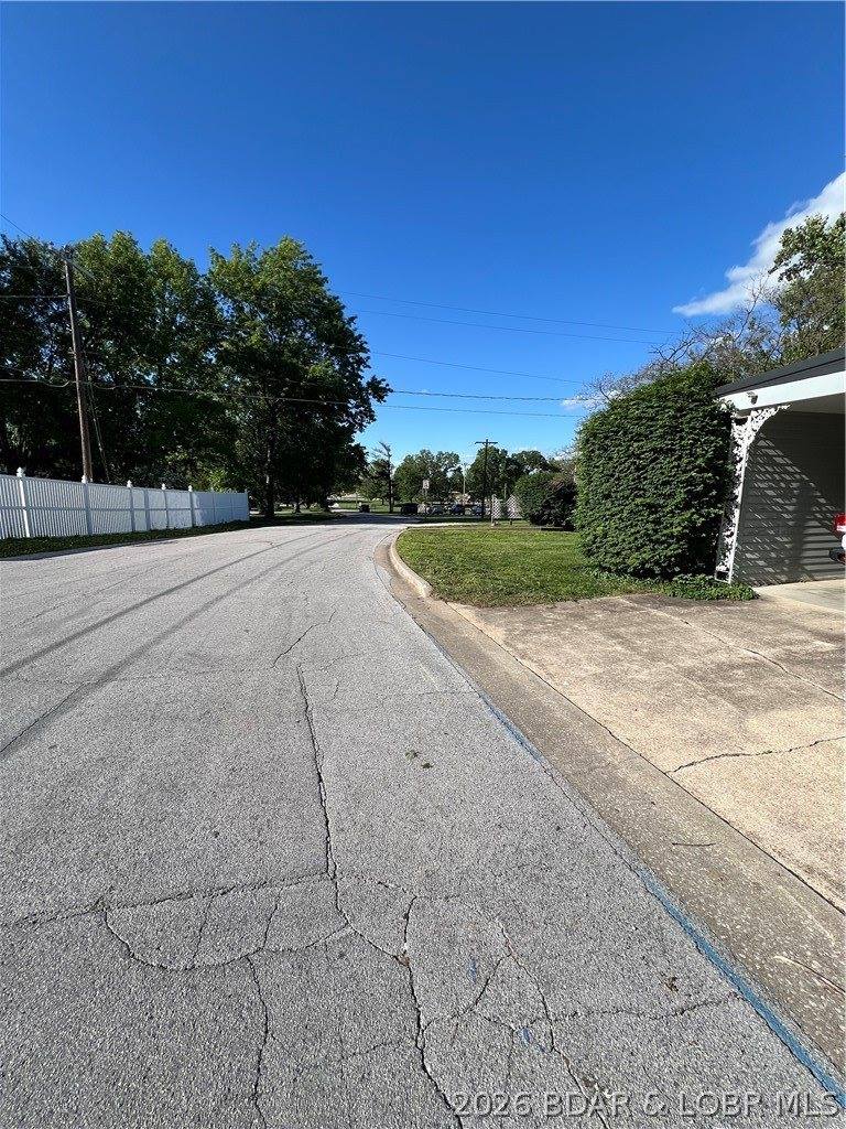 601 E Newton Street, Eldon, MO 65026