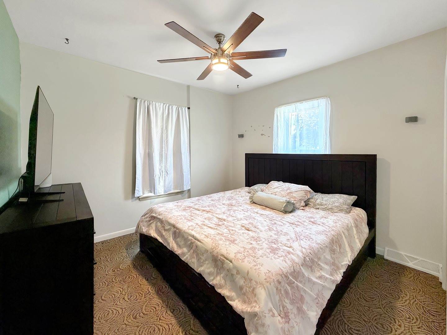 1258 South Blackhawk Avenue, Freeport, IL 61032