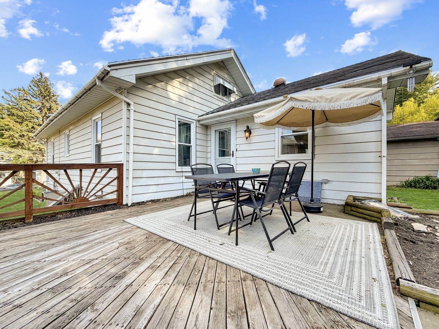 1258 South Blackhawk Avenue, Freeport, IL 61032