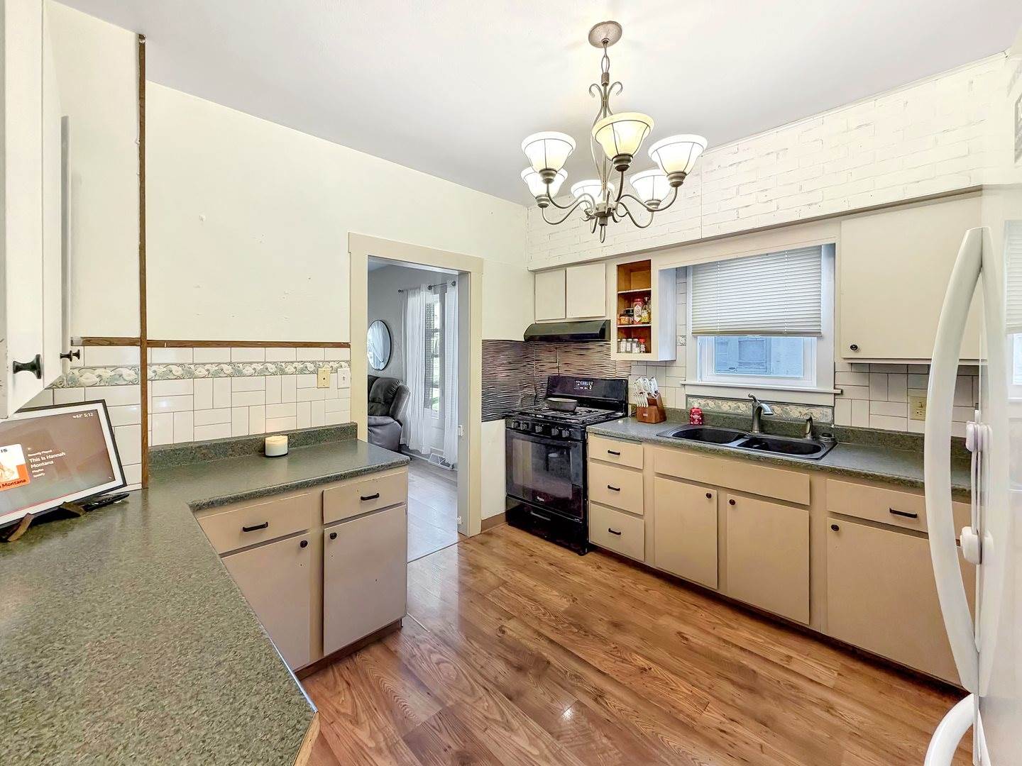1258 South Blackhawk Avenue, Freeport, IL 61032