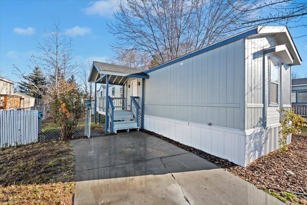 1224 N Meadowland Ln, Boise, ID 83713