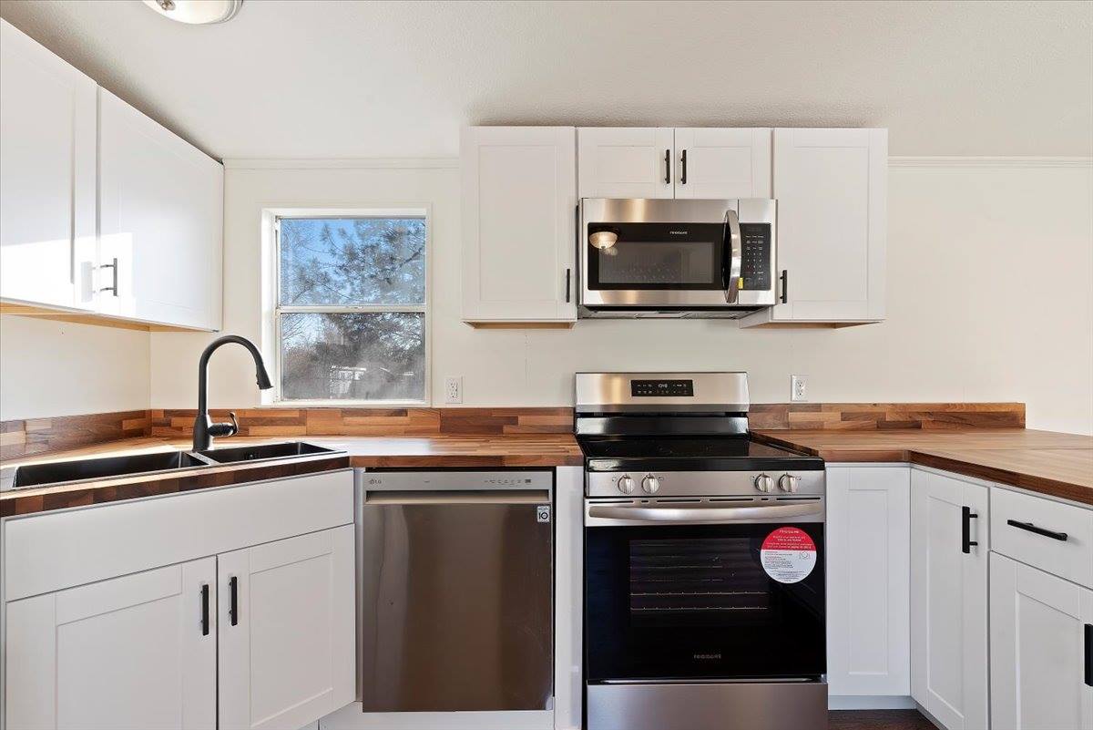 1224 N Meadowland Ln, Boise, ID 83713