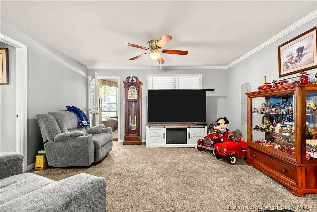 8934 Brownstown Road, Henryville, IN 47126