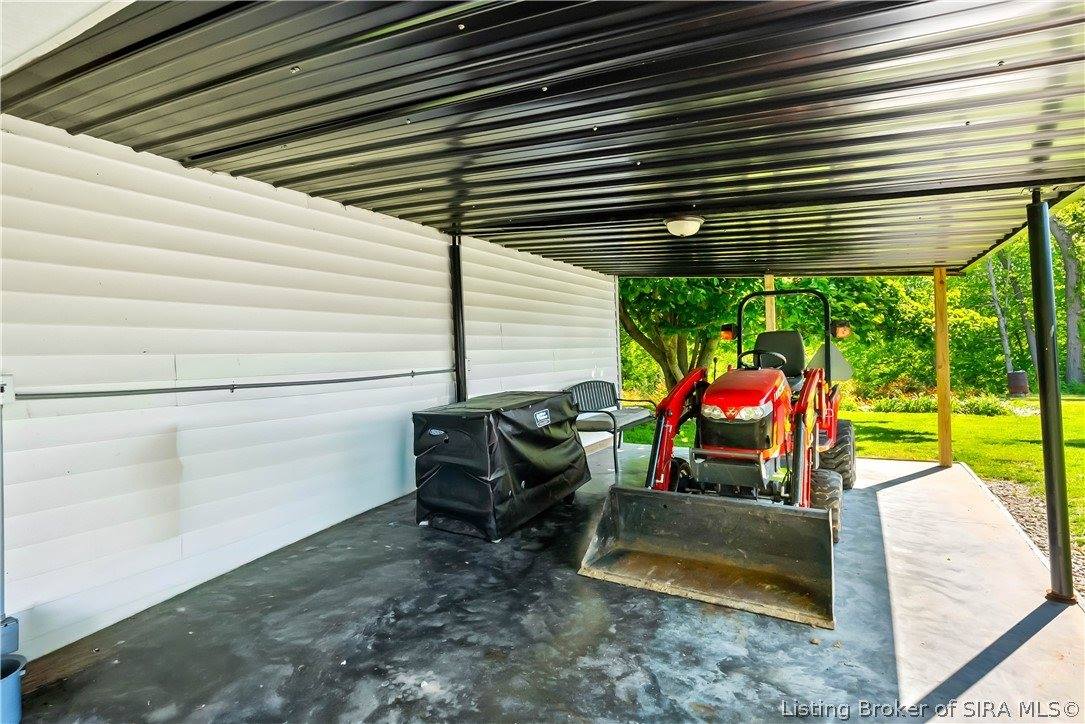 8934 Brownstown Road, Henryville, IN 47126