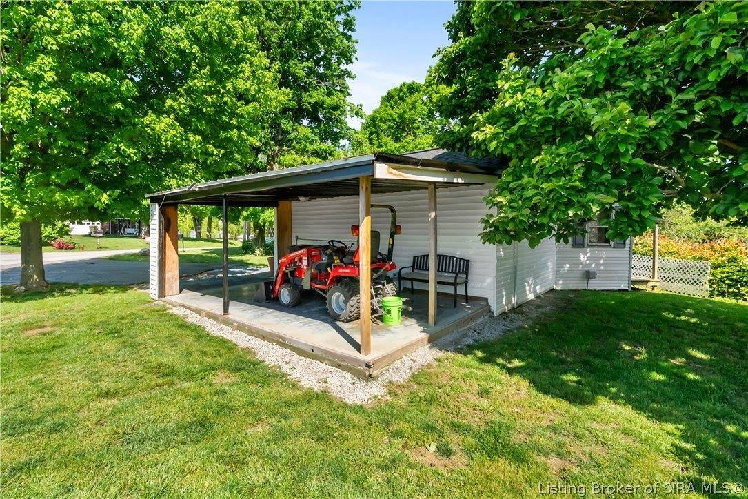 8934 Brownstown Road, Henryville, IN 47126