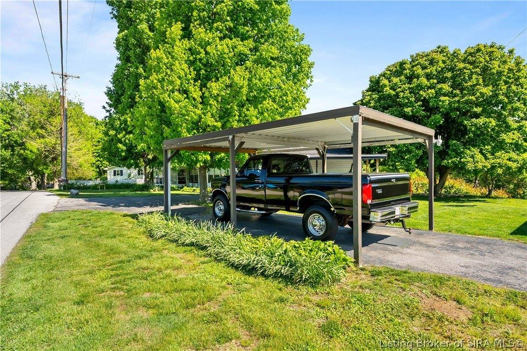 8934 Brownstown Road, Henryville, IN 47126