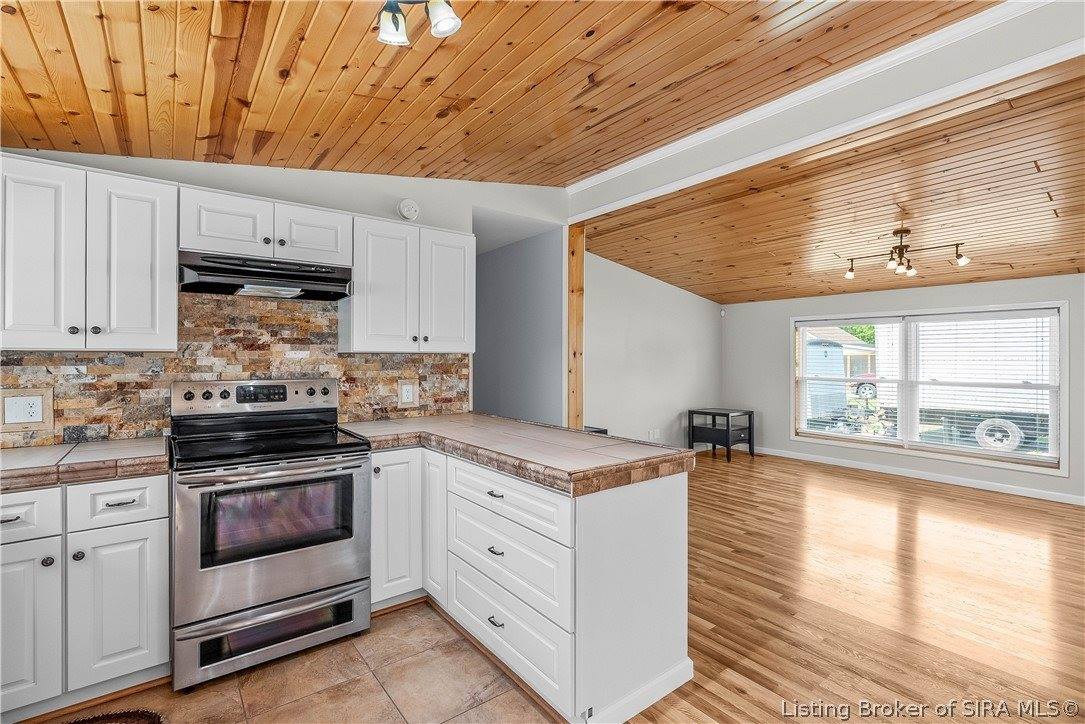 1711 McDonald Lane, New Albany, IN 47150