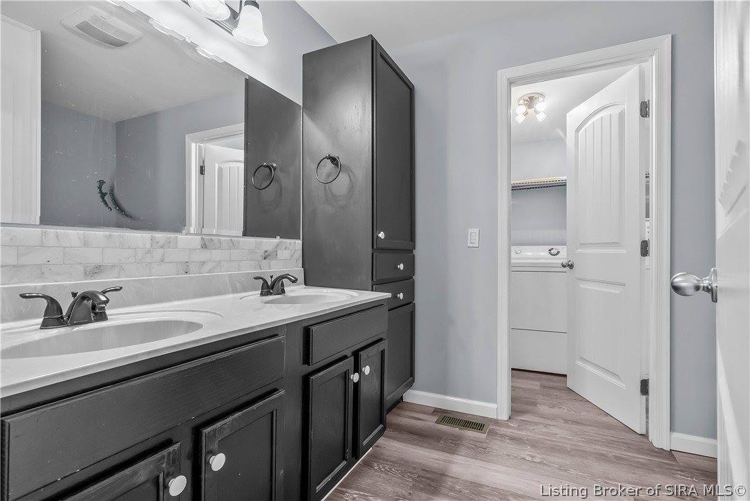 1711 McDonald Lane, New Albany, IN 47150
