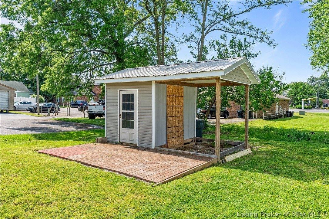 1711 McDonald Lane, New Albany, IN 47150