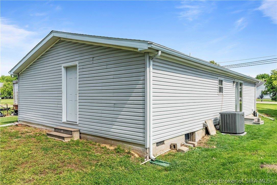 1711 McDonald Lane, New Albany, IN 47150