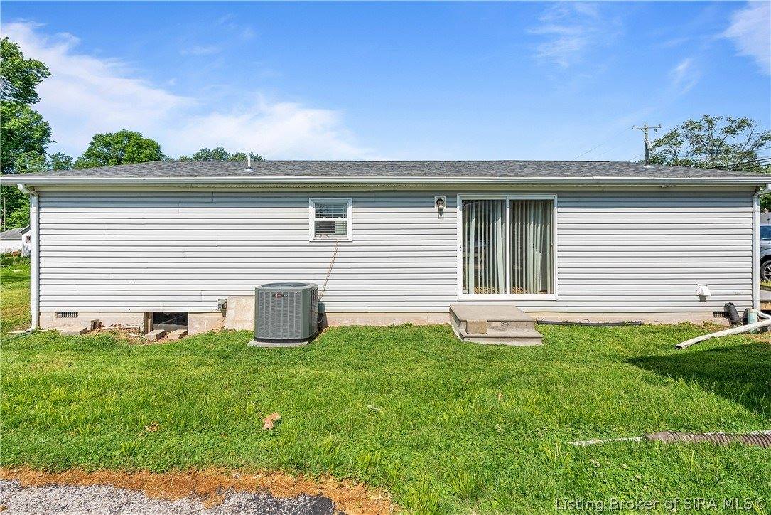 1711 McDonald Lane, New Albany, IN 47150