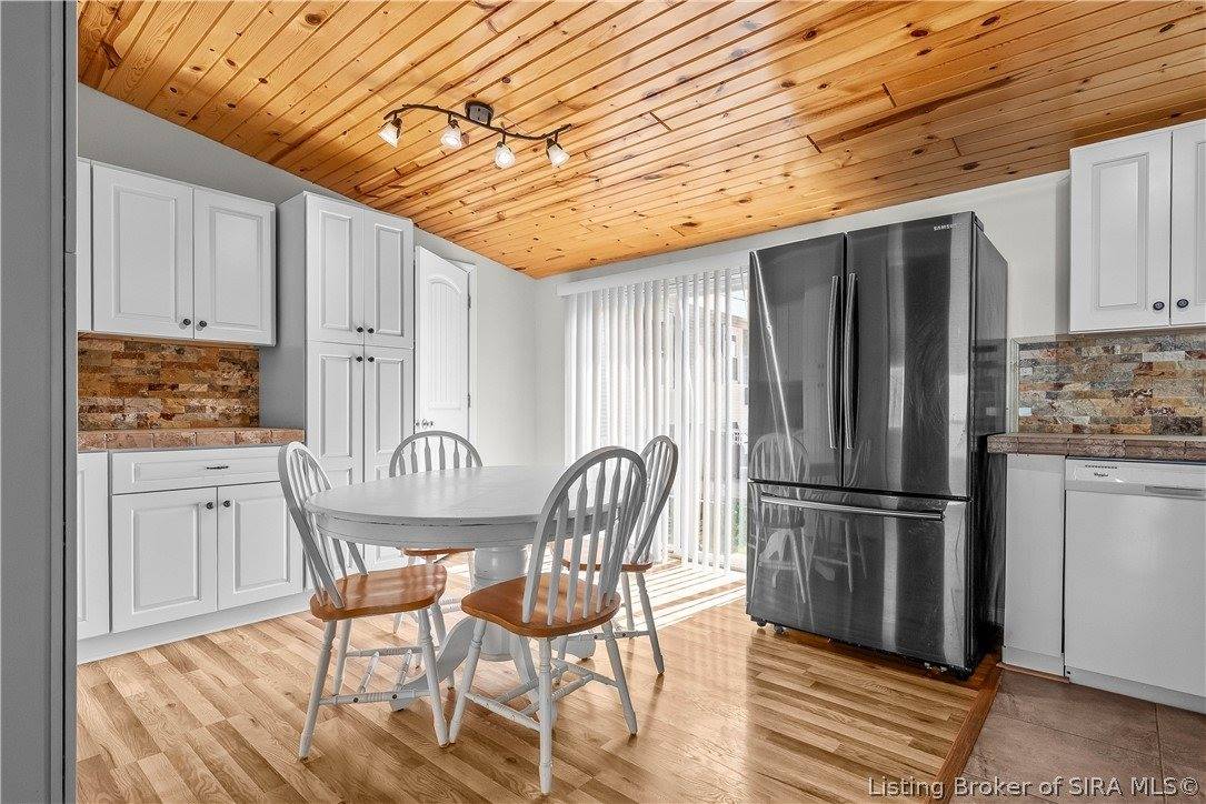 1711 McDonald Lane, New Albany, IN 47150