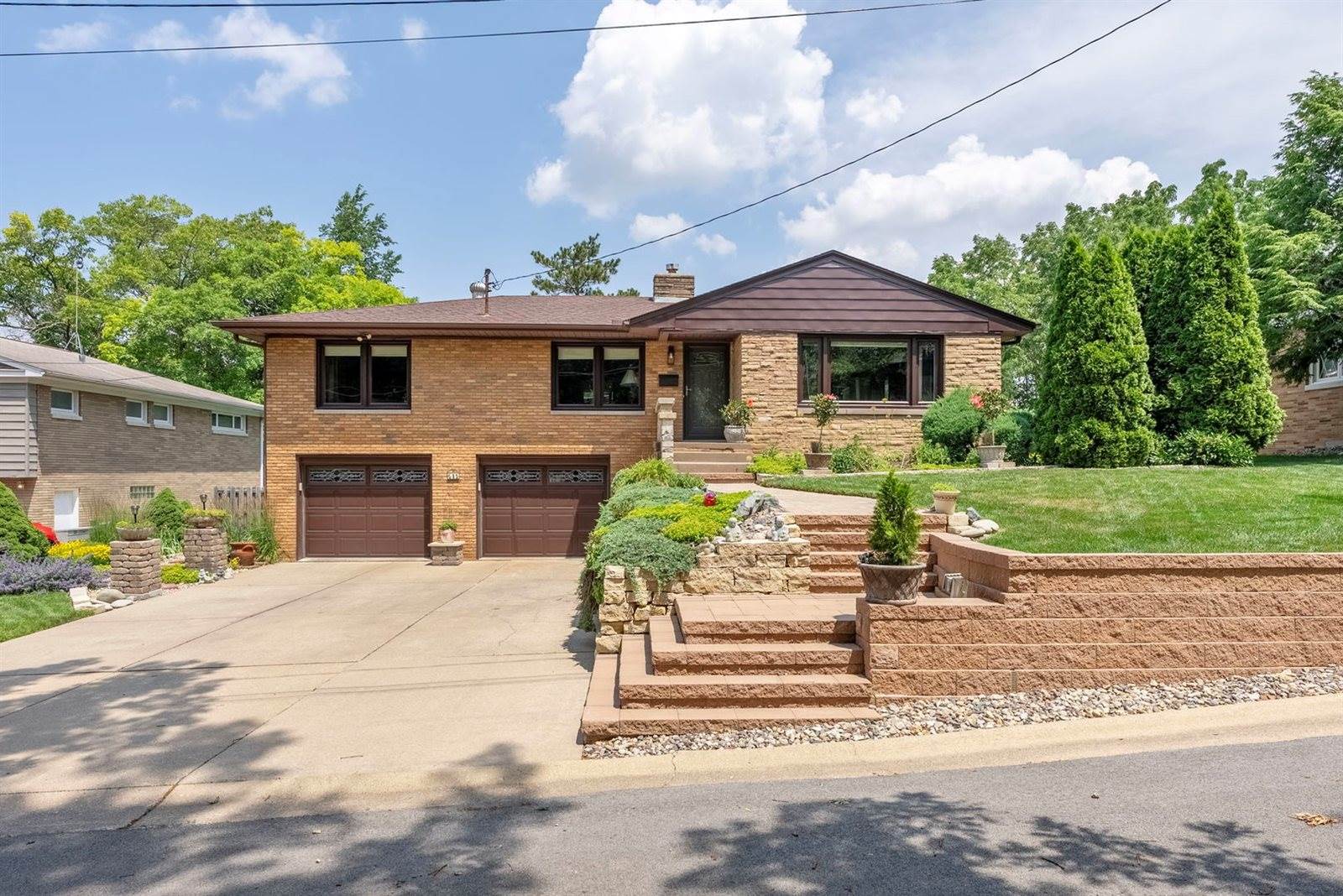 615 20TH Avenue Court, East Moline, IL 61244