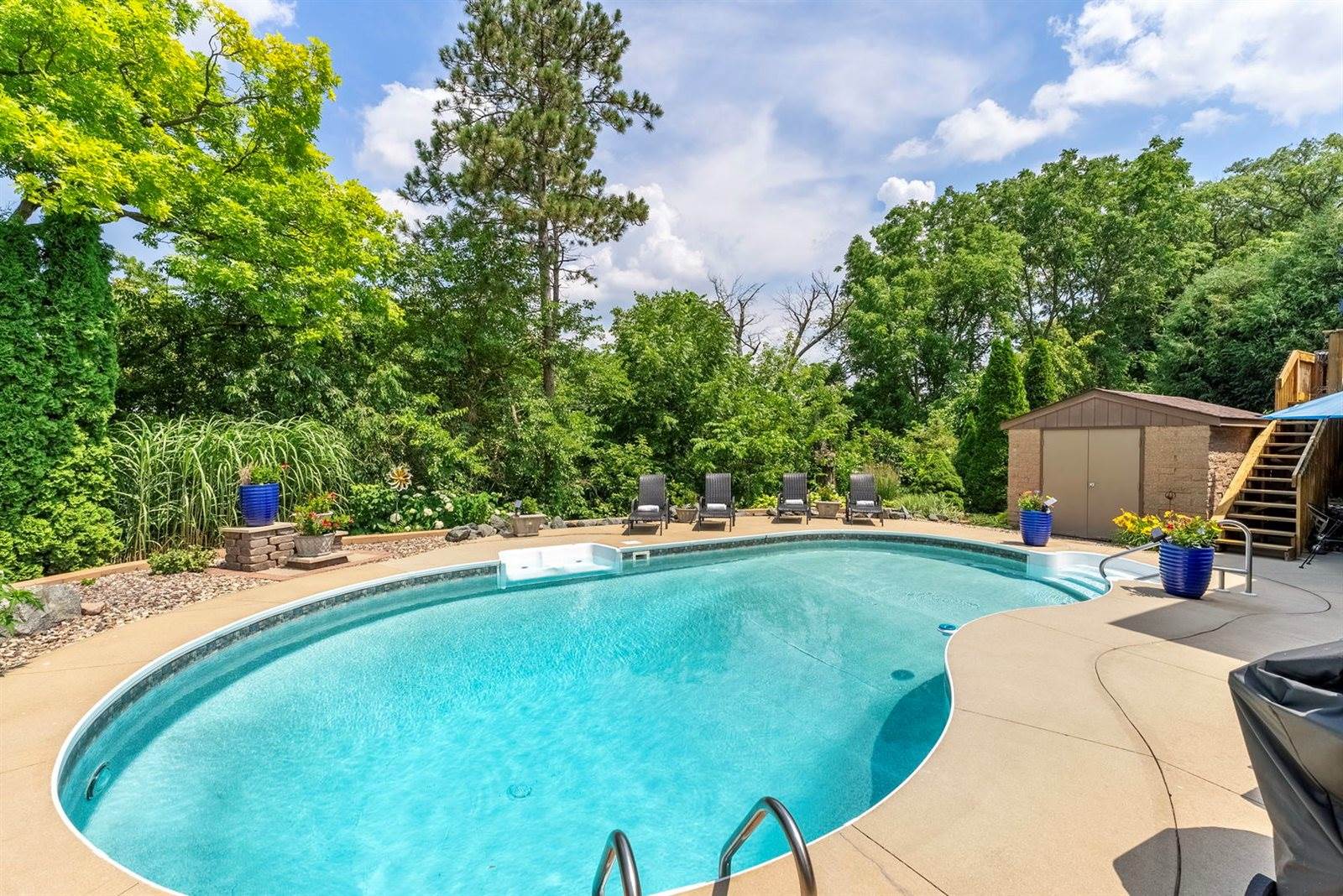 615 20TH Avenue Court, East Moline, IL 61244