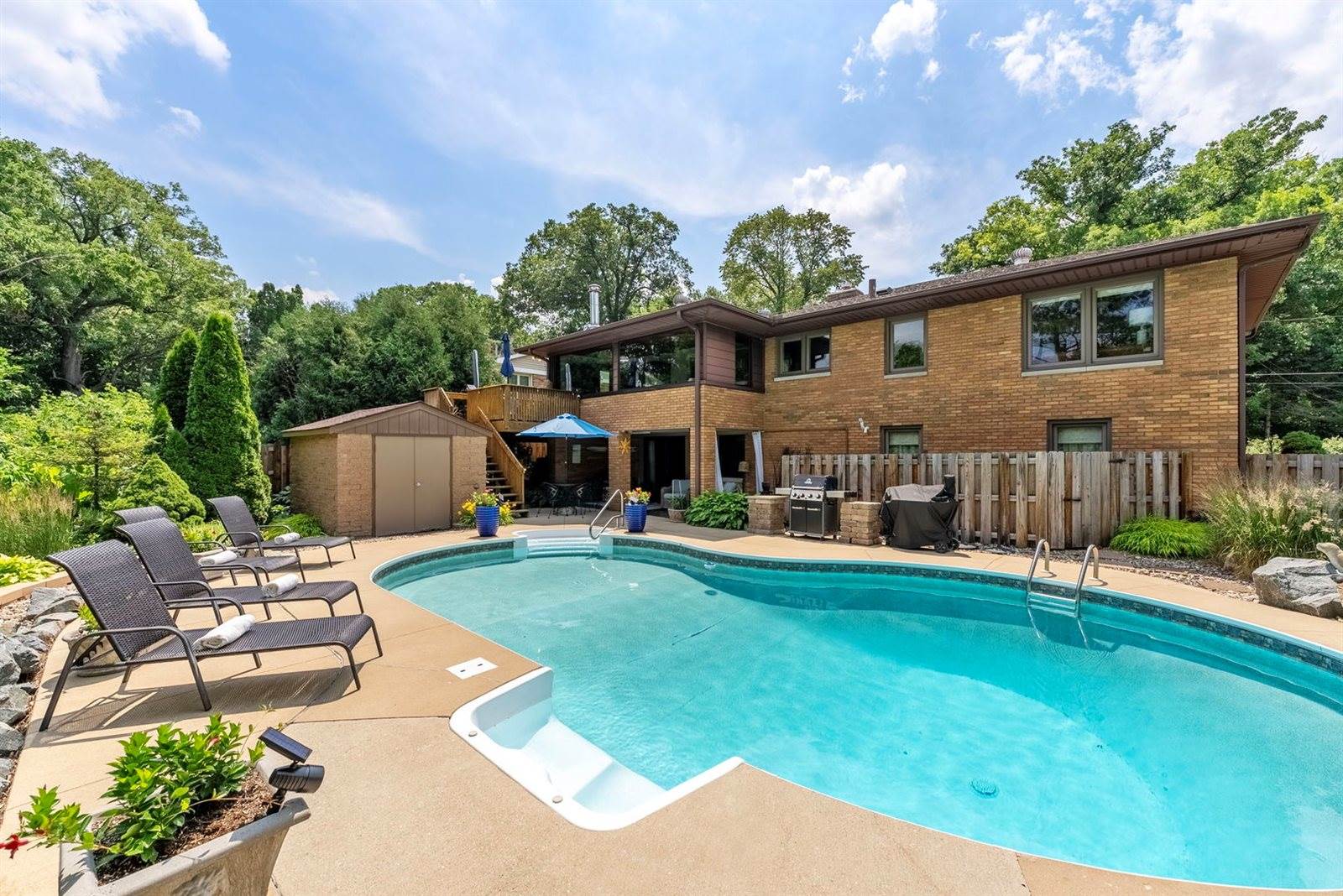 615 20TH Avenue Court, East Moline, IL 61244