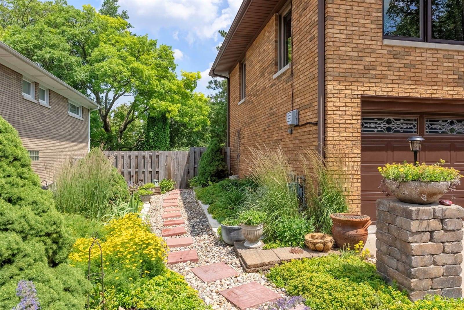 615 20TH Avenue Court, East Moline, IL 61244