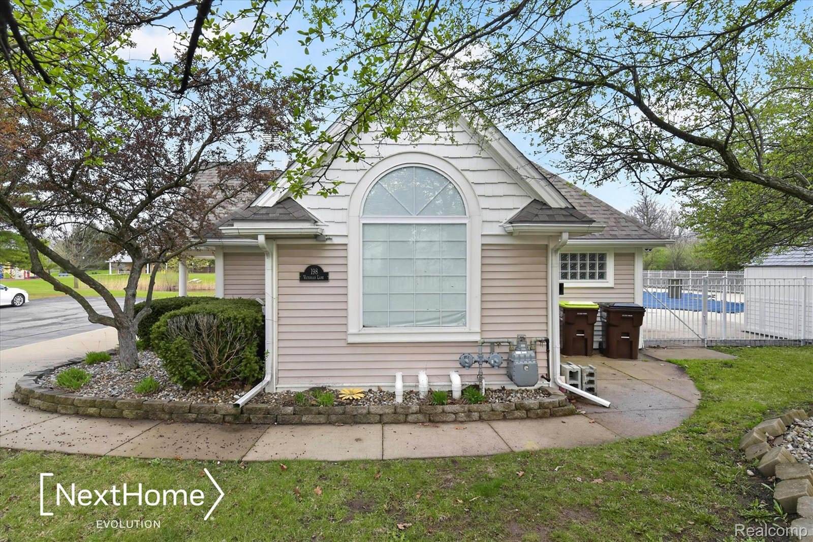 321 Oxford Court, BellevilleCity_Wayne, MI 48111