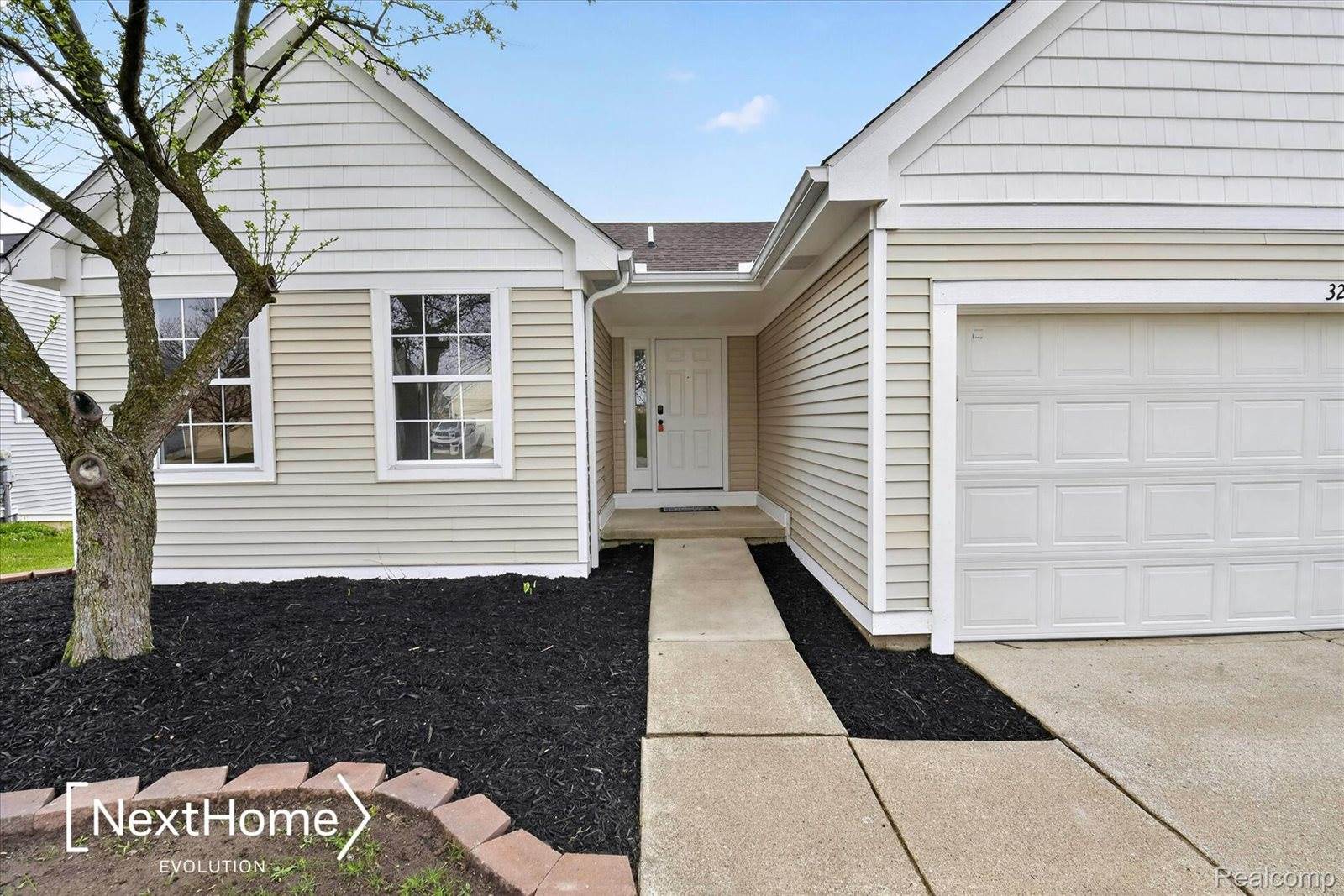 321 Oxford Court, BellevilleCity_Wayne, MI 48111