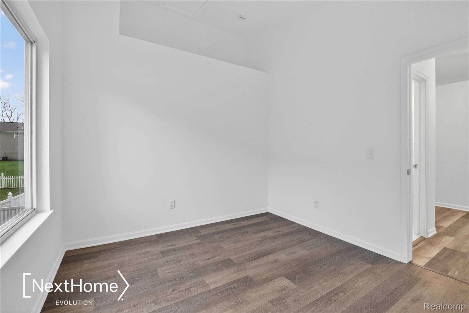 321 Oxford Court, BellevilleCity_Wayne, MI 48111
