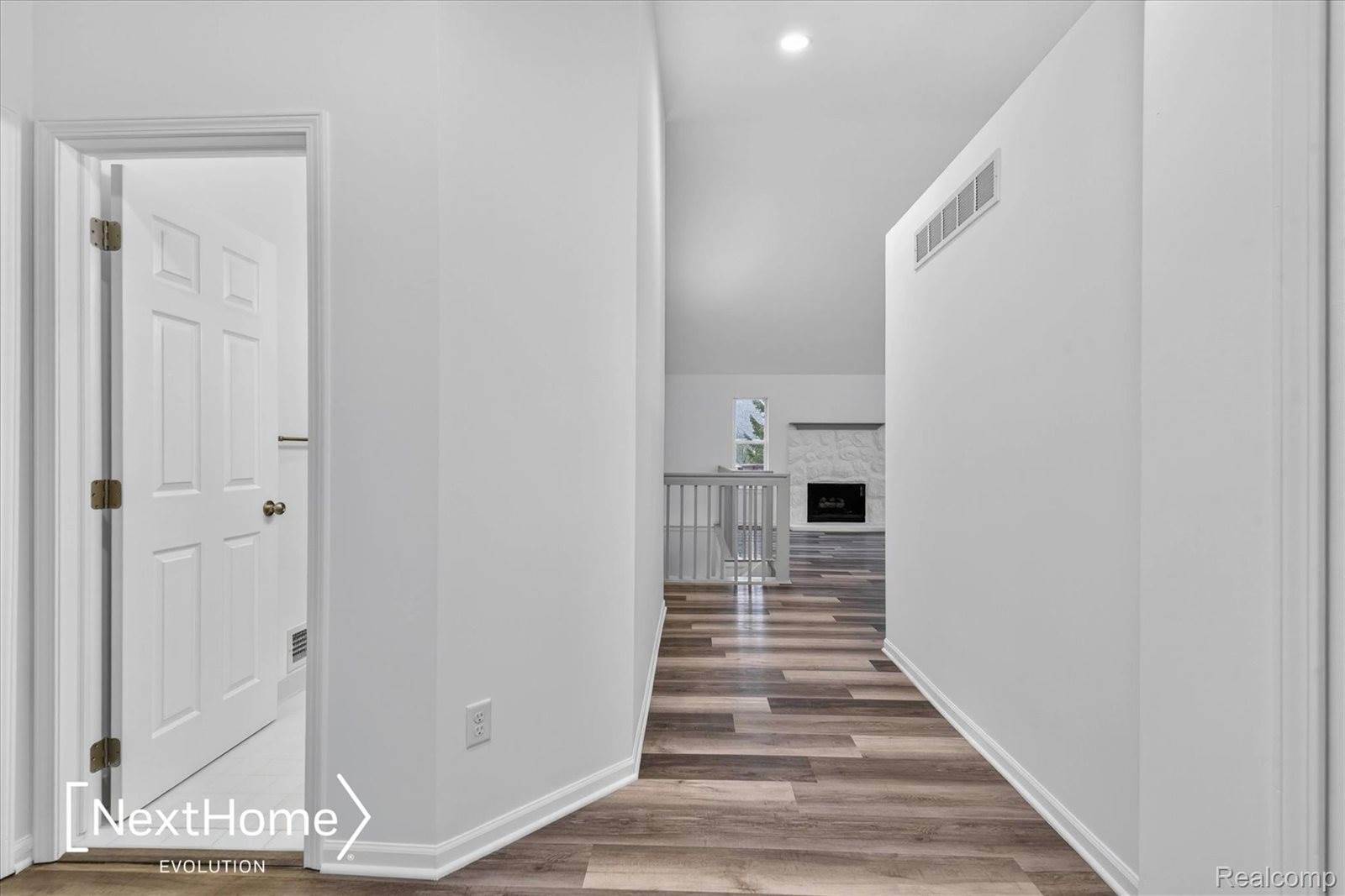 321 Oxford Court, BellevilleCity_Wayne, MI 48111