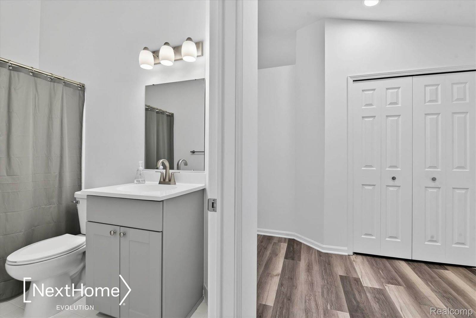 321 Oxford Court, BellevilleCity_Wayne, MI 48111