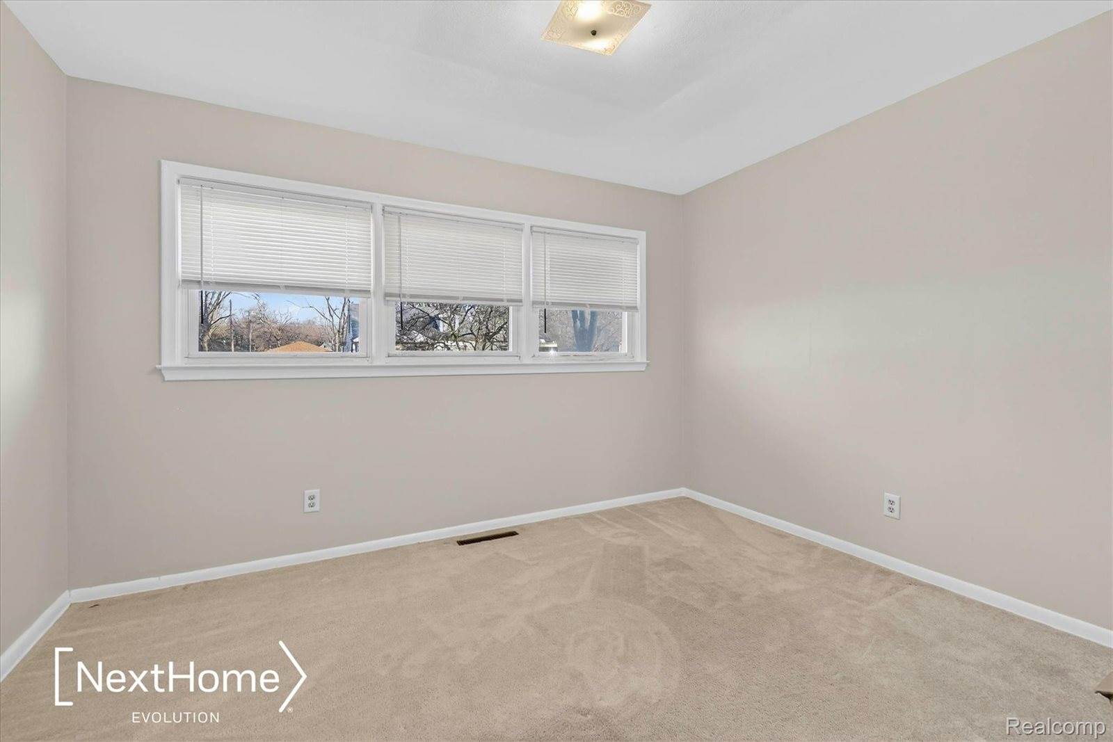 46295 Chatsworth Drive, VanBurenCharterTownship_Wayne, MI 48111